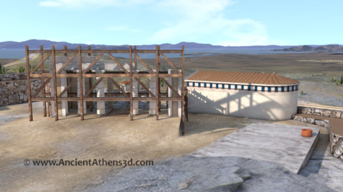 Τα αρχαϊκά Προπύλαια από τα ανατολικά. Στα δεξιά βρίσκεται το αψιδωτό κτήριο (με ημικυκλική πίσω πλευρά) άγνωστης χρήσης, που αντικαταστάθηκε από την Πινακοθήκη των κλασικών Προπυλαίων. Στο έδαφος δεξιά, βρίσκεται η μεγάλη δεξαμενή με ένα πηγάδι ανοιγμένο στην κορυφή, για να συλλέγει νερό.